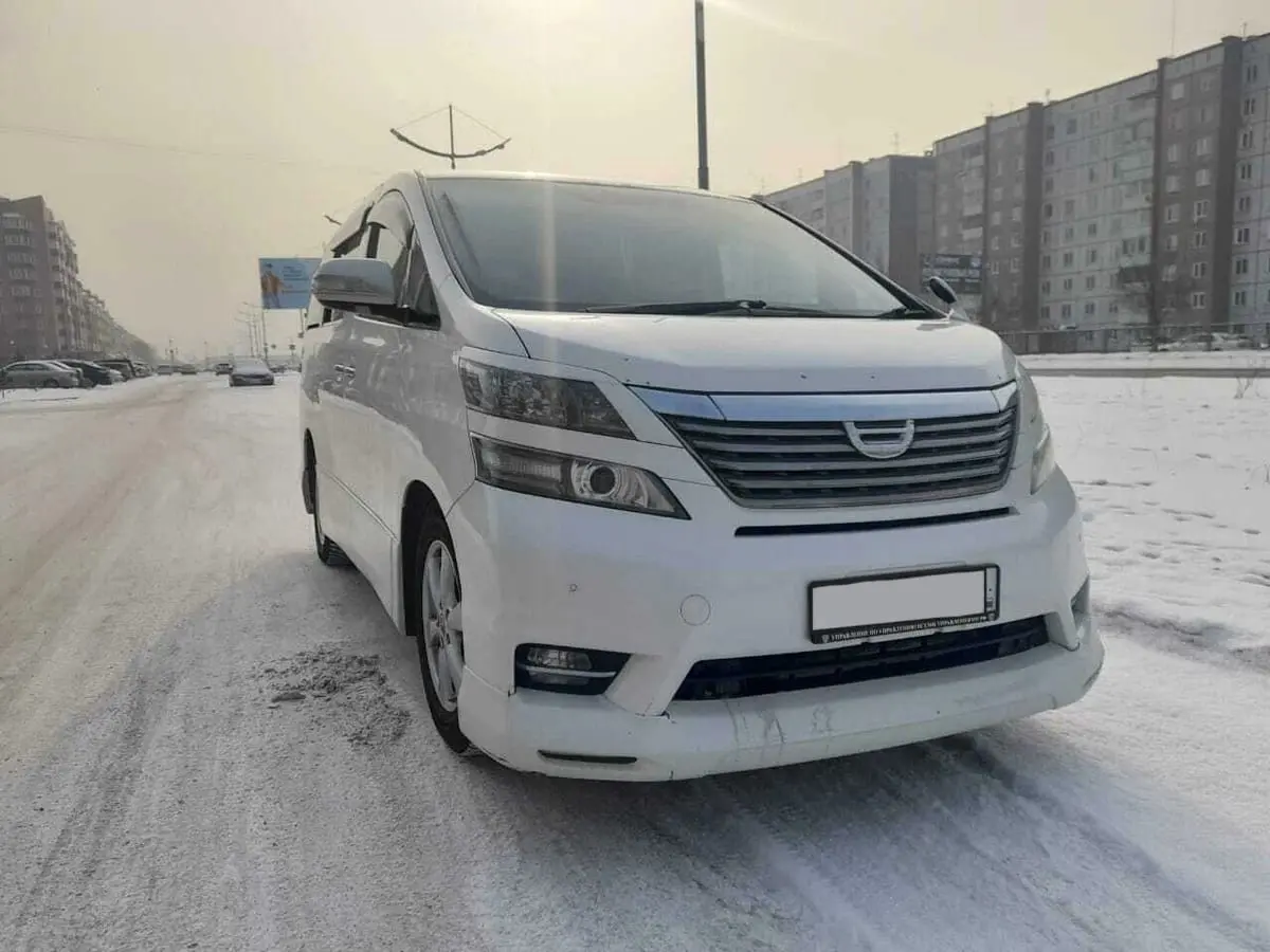 Минивэн Тойота Alphard