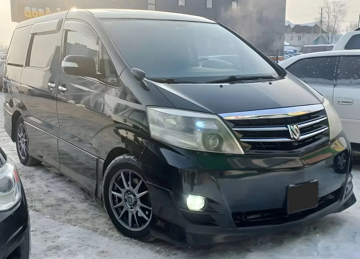 Минивэн Toyota Alphard